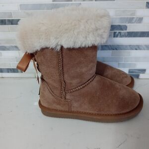 Lamo Elise Shearling Beige Suede Upper Faux fur Lining Toddler Boots 1Y